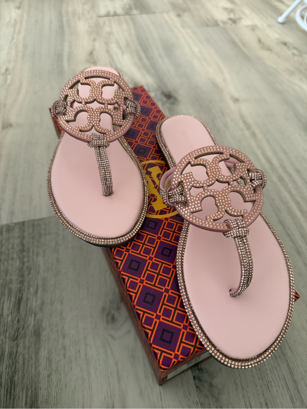 Pink Crystal-Embellished Women's Thong Sandals